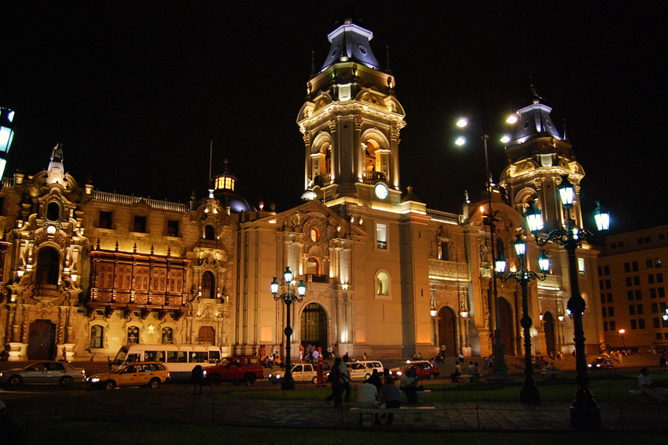 Lima City Sightseeing & Larco Museum Tour