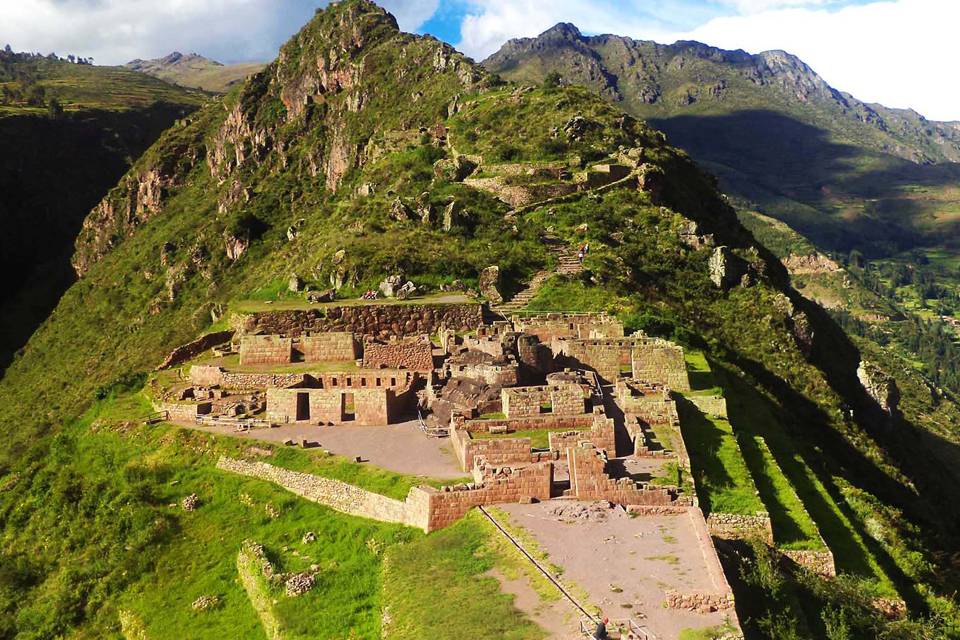 Pisac Market, Ruins and Ollantaytambo Tour